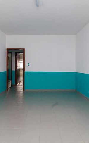 Casa para alugar com 200m², 4 quartos e 6 vagas Casa para alugar com 200m², 4 quartos e 6 vagasSala