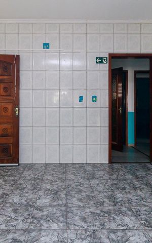 Casa para alugar com 200m², 4 quartos e 6 vagas Casa para alugar com 200m², 4 quartos e 6 vagasCozinha