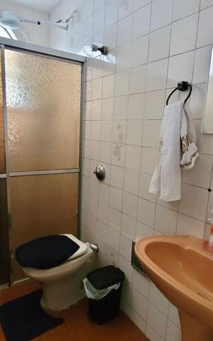 Casa para alugar com 100m², 2 quartos e 1 vaga Casa para alugar com 100m², 2 quartos e 1 vagaBanheiro