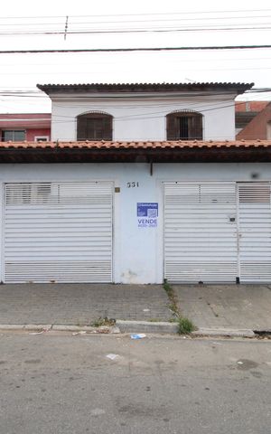 Casa à venda com 150m², 4 quartos e 3 vagasFachada