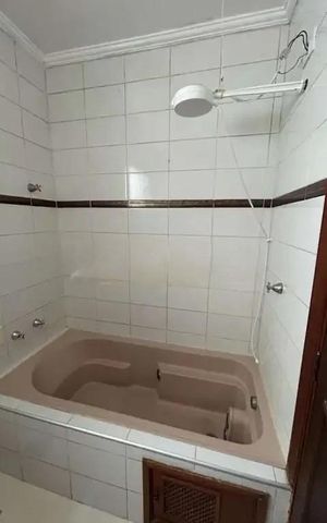 Casa de condomínio à venda com 220m², 3 quartos e 4 vagas