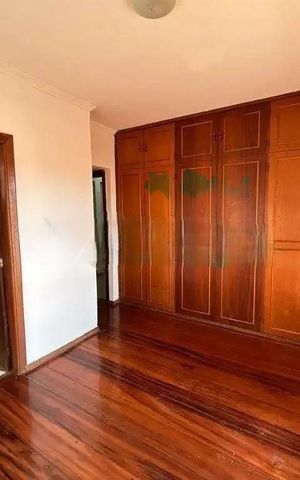 Casa de condomínio à venda com 220m², 3 quartos e 4 vagas