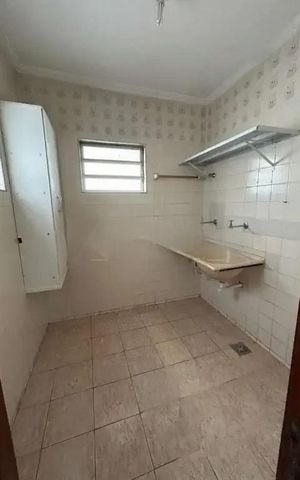 Casa de condomínio à venda com 220m², 3 quartos e 4 vagas