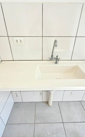 Apartamento à venda com 42m², 2 quartos e 1 vaga Apartamento à venda com 42m², 2 quartos e 1 vagaCozinha e Área de Serviço