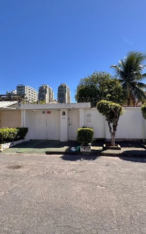 Casa para alugar com 358m², 4 quartos e 3 vagasFachada