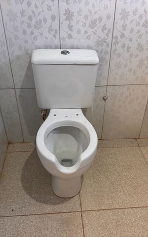 Casa para alugar com 358m², 4 quartos e 3 vagasÁrea externa - Banheiro Social