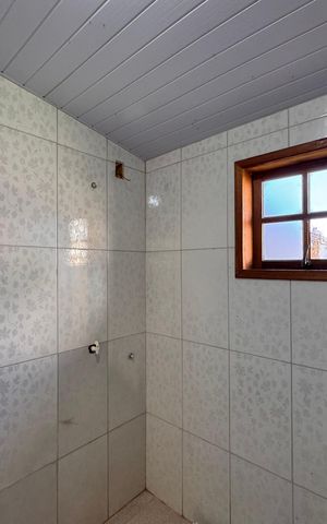 Casa para alugar com 358m², 4 quartos e 3 vagasÁrea externa - Banheiro Social