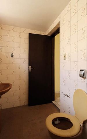 Casa à venda com 250m², 3 quartos e 3 vagasBanheiro da suíte