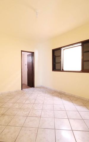 Casa à venda com 250m², 3 quartos e 3 vagasSuíte