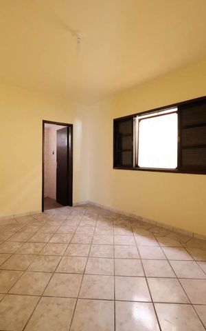 Casa à venda com 250m², 3 quartos e 3 vagasSuíte