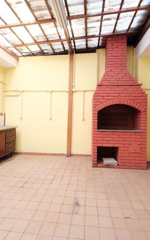 Casa à venda com 250m², 3 quartos e 3 vagasÁrea externa
