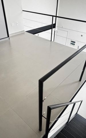 Studio para alugar com 51m², 1 quarto e 1 vaga Studio para alugar com 51m², 1 quarto e 1 vagaEscada