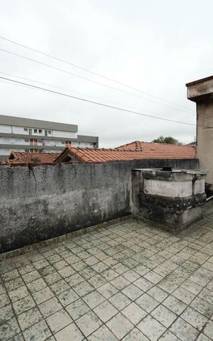Casa à venda com 150m², 2 quartos e 1 vagaÁrea externa
