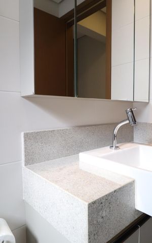 Apartamento para alugar com 70m², 2 quartos e 2 vagasBanheiro do Quarto 2