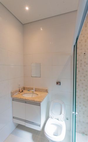 Casa à venda com 160m², 3 quartos e 6 vagas Casa à venda com 160m², 3 quartos e 6 vagasBanheiro