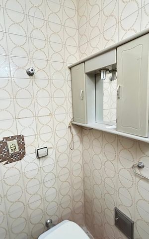 Casa à venda com 225m², 2 quartos e 2 vagasBanheiro 2