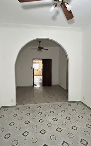 Casa à venda com 225m², 2 quartos e 2 vagasSala