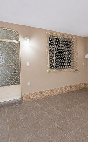 Casa à venda com 225m², 2 quartos e 2 vagasFachada