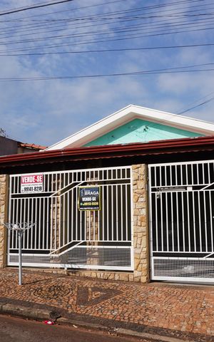 Casa para alugar com 186m², 2 quartos e 4 vagasFachada