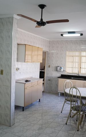 Casa para alugar com 186m², 2 quartos e 4 vagasCozinha