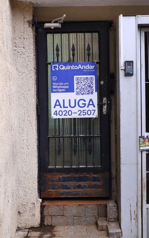 Casa para alugar com 85m², 3 quartos e sem vagaPlaca GRANDE instalada no portão do imóvel, dia 12.08.2026 - Código da placa: FEWQ-1313