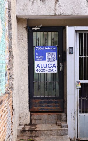 Casa para alugar com 85m², 3 quartos e sem vagaPlaca GRANDE instalada no portão do imóvel, dia 12.08.2026 - Código da placa: FEWQ-1313