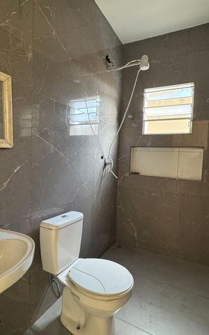 Casa para alugar com 45m², 2 quartos e sem vaga Casa para alugar com 45m², 2 quartos e sem vagaBanheiro