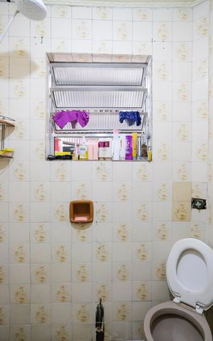 Casa à venda com 190m², 4 quartos e 2 vagasCasa 2 - Banheiro social 