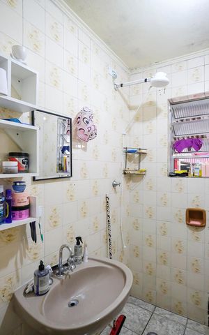 Casa à venda com 190m², 4 quartos e 2 vagasCasa 2 - Banheiro social 