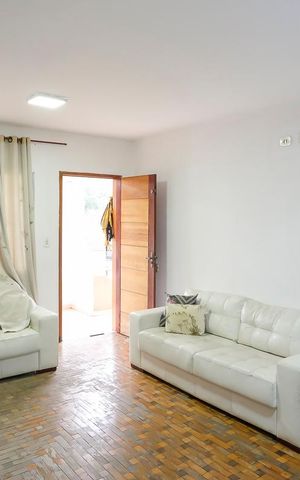 Casa à venda com 190m², 4 quartos e 2 vagasSala 