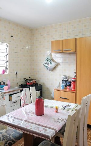 Casa à venda com 190m², 4 quartos e 2 vagasCozinha 