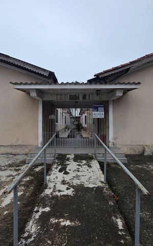 Casa de condomínio para alugar com 80m², 2 quartos e 1 vaga Casa de condomínio para alugar com 80m², 2 quartos e 1 vagaFachada