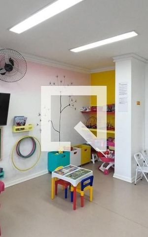 Apartamento para alugar com 72m², 2 quartos e 1 vaga Apartamento para alugar com 72m², 2 quartos e 1 vagaÁrea comum - Playground