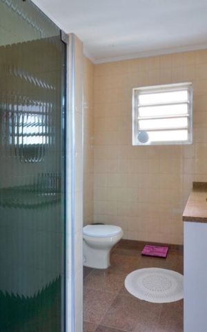Casa para alugar com 220m², 5 quartos e 4 vagasBanheiro