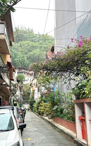 Casa à venda com 68m², 2 quartos e 1 vaga