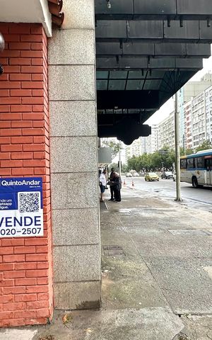 Casa à venda com 68m², 2 quartos e 1 vaga