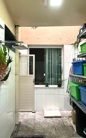 Casa à venda com 68m², 2 quartos e 1 vaga