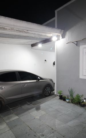 Casa à venda com 75m², 2 quartos e 2 vagasGaragem