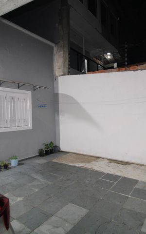 Casa à venda com 75m², 2 quartos e 2 vagasGaragem