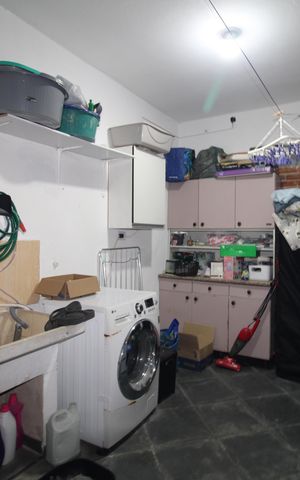 Casa à venda com 75m², 2 quartos e 2 vagasÁrea de Serviço