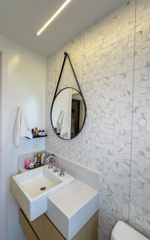 Apartamento à venda com 66m², 2 quartos e 2 vagasBanheiro da Suíte