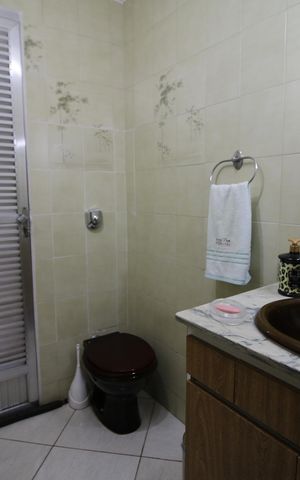 Casa de condomínio à venda com 426m², 3 quartos e 3 vagasBanheiro