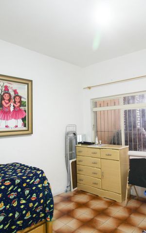 Casa à venda com 450m², 4 quartos e 4 vagas Casa à venda com 450m², 4 quartos e 4 vagasQuarto