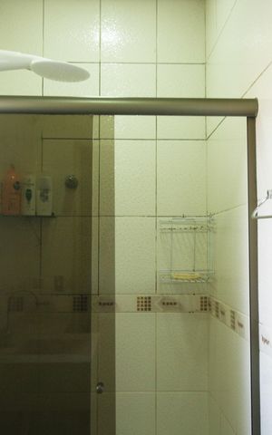 Casa à venda com 450m², 4 quartos e 4 vagas Casa à venda com 450m², 4 quartos e 4 vagasBanheiro