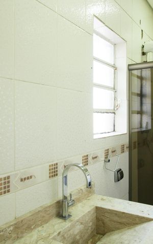 Casa à venda com 450m², 4 quartos e 4 vagas Casa à venda com 450m², 4 quartos e 4 vagasBanheiro