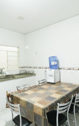 Casa à venda com 450m², 4 quartos e 4 vagas Casa à venda com 450m², 4 quartos e 4 vagasCozinha