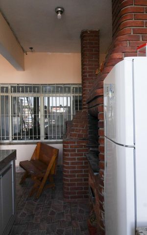 Casa à venda com 450m², 4 quartos e 4 vagas Casa à venda com 450m², 4 quartos e 4 vagasChurrasqueira
