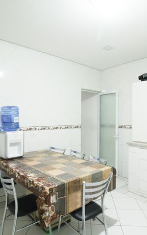 Casa à venda com 450m², 4 quartos e 4 vagas Casa à venda com 450m², 4 quartos e 4 vagasCozinha