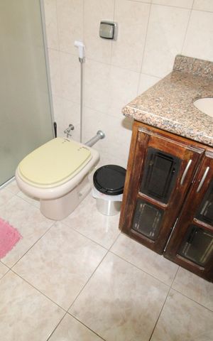 Casa para alugar com 115m², 3 quartos e 2 vagasBanheiro