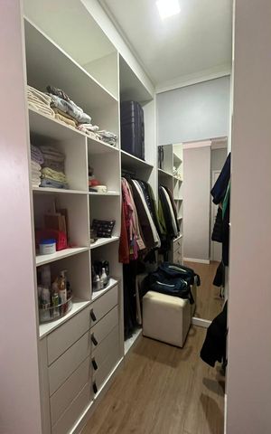 Apartamento à venda com 63m², 2 quartos e 1 vaga Apartamento à venda com 63m², 2 quartos e 1 vagaCloset